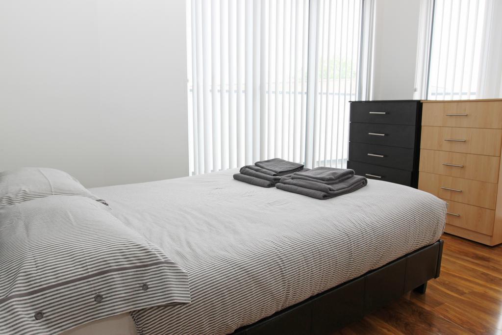 Radalco Apartments Hounslow Szoba fotó